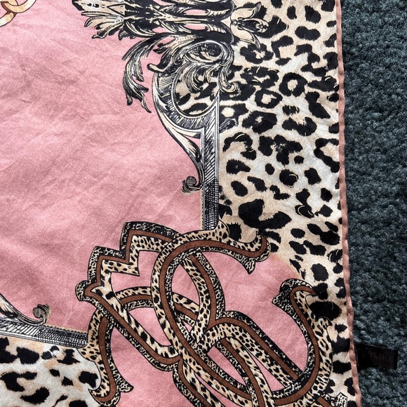 Roberto Cavalli Scarf. 100% Silk. Made in Italy. - Picture 9 of 16